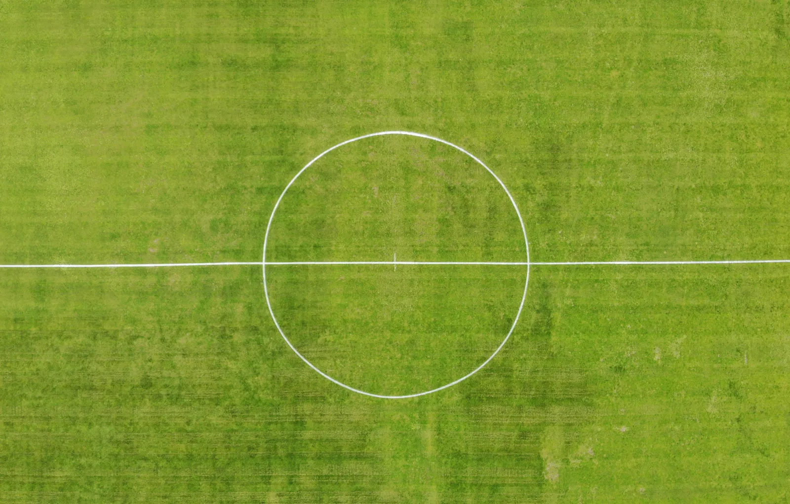 Terrain de football vu du ciel